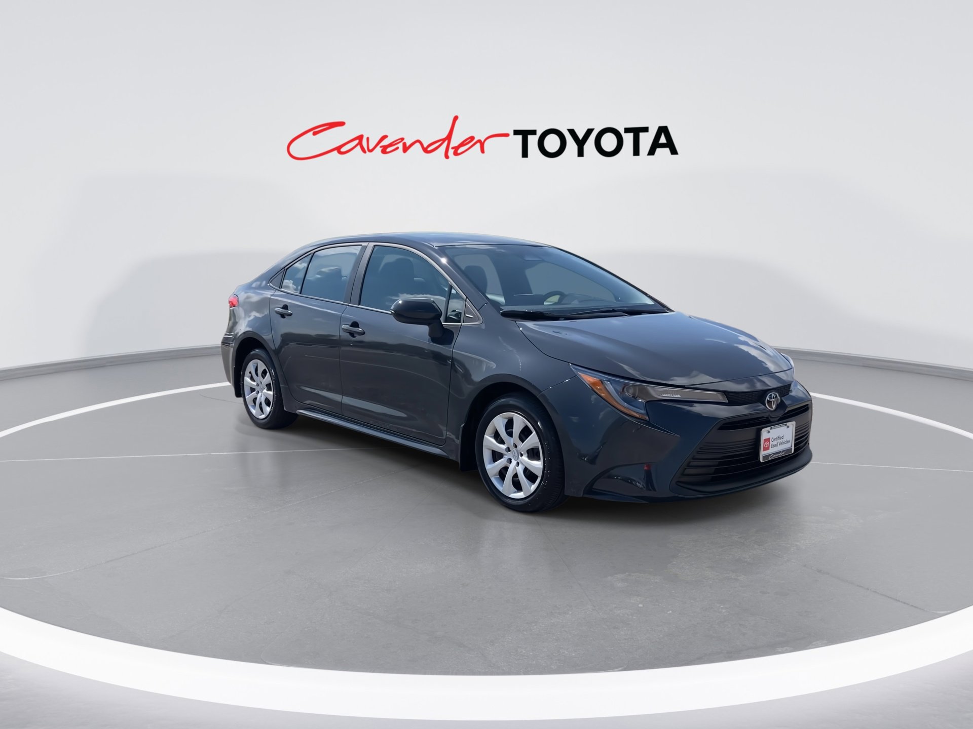2025 Toyota Corolla LE photo 2