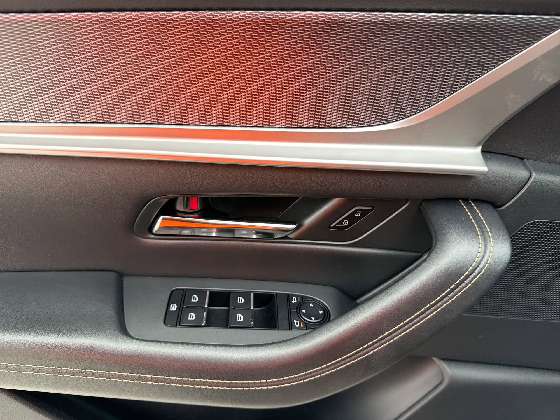2025 Mazda CX-90 Preferred Package - Photo 15