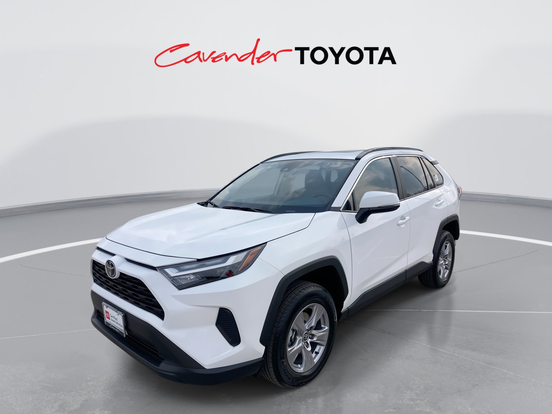2025 Toyota RAV4 XLE's photo