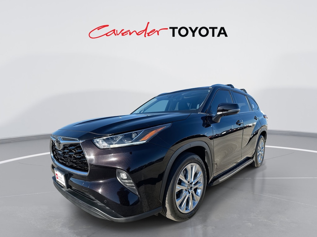2022 Toyota Highlander Limited photo 2