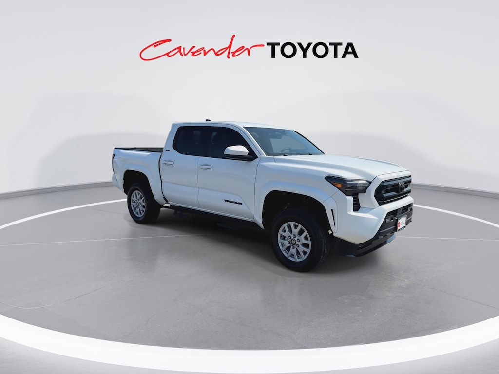 2025 Toyota Tacoma SR5 photo 3
