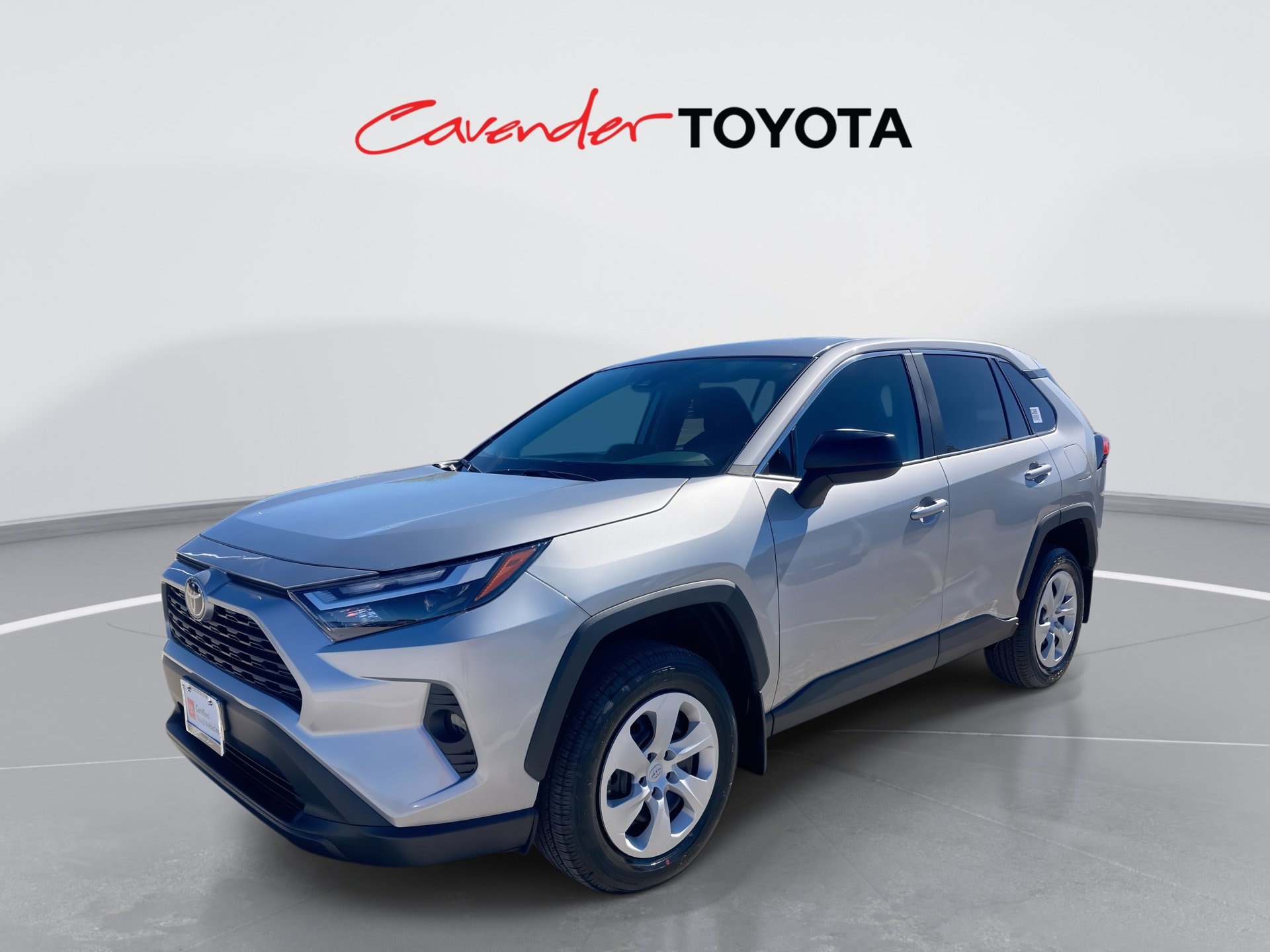 2025 Toyota RAV4 LE's photo