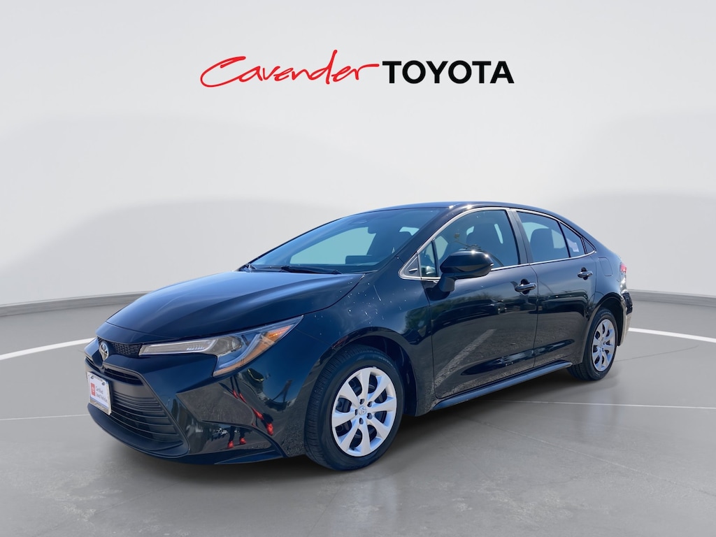 2026 Toyota Corolla LE photo 2