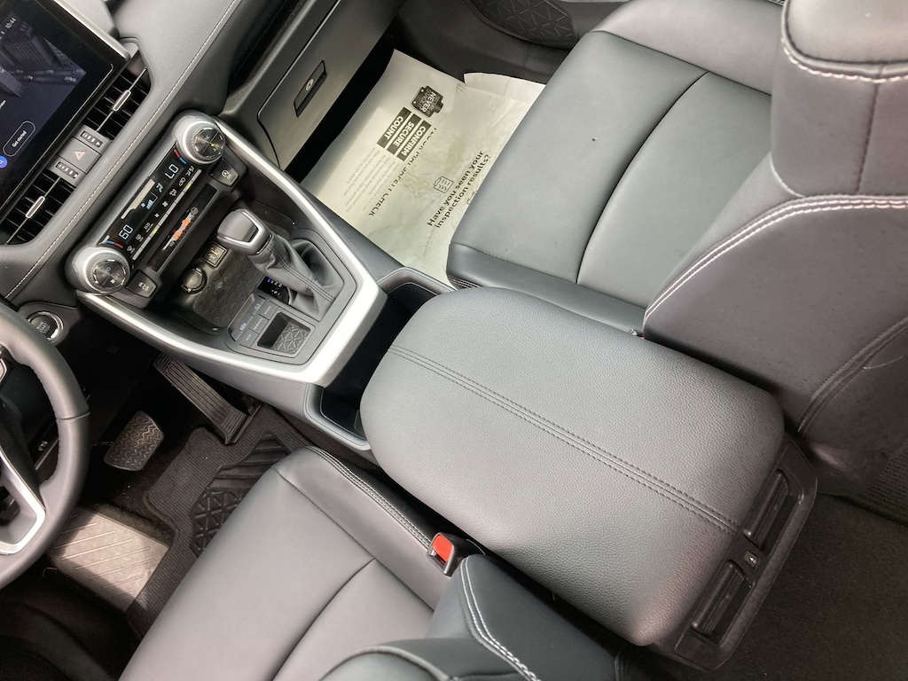 2025 Toyota RAV4 XLE Premium photo 20