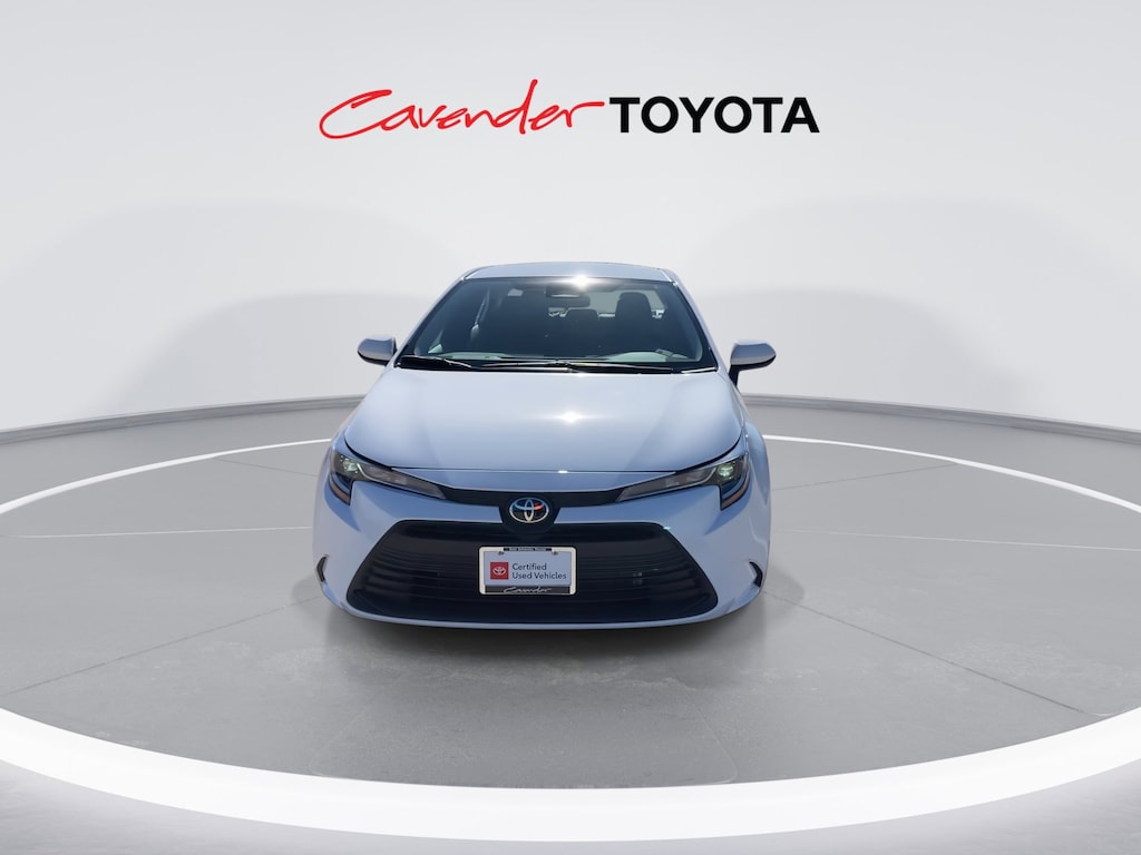 2026 Toyota Corolla LE photo 4
