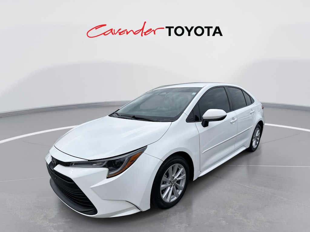 2023 Toyota Corolla LE photo 2