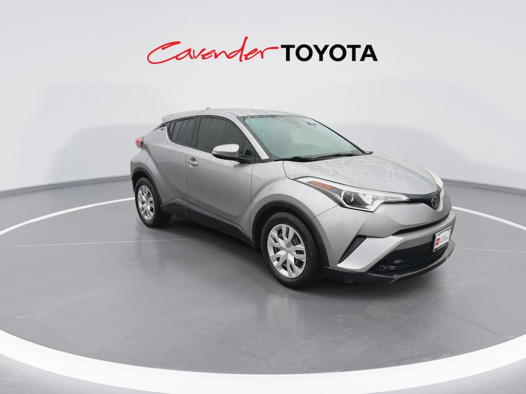 2019 Toyota C-HR LE photo 3