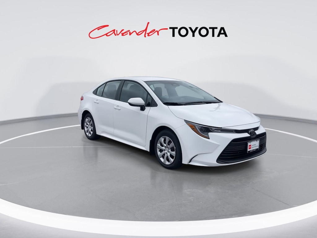 2026 Toyota Corolla LE photo 3