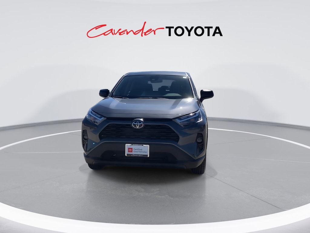 2025 Toyota RAV4 LE photo 4