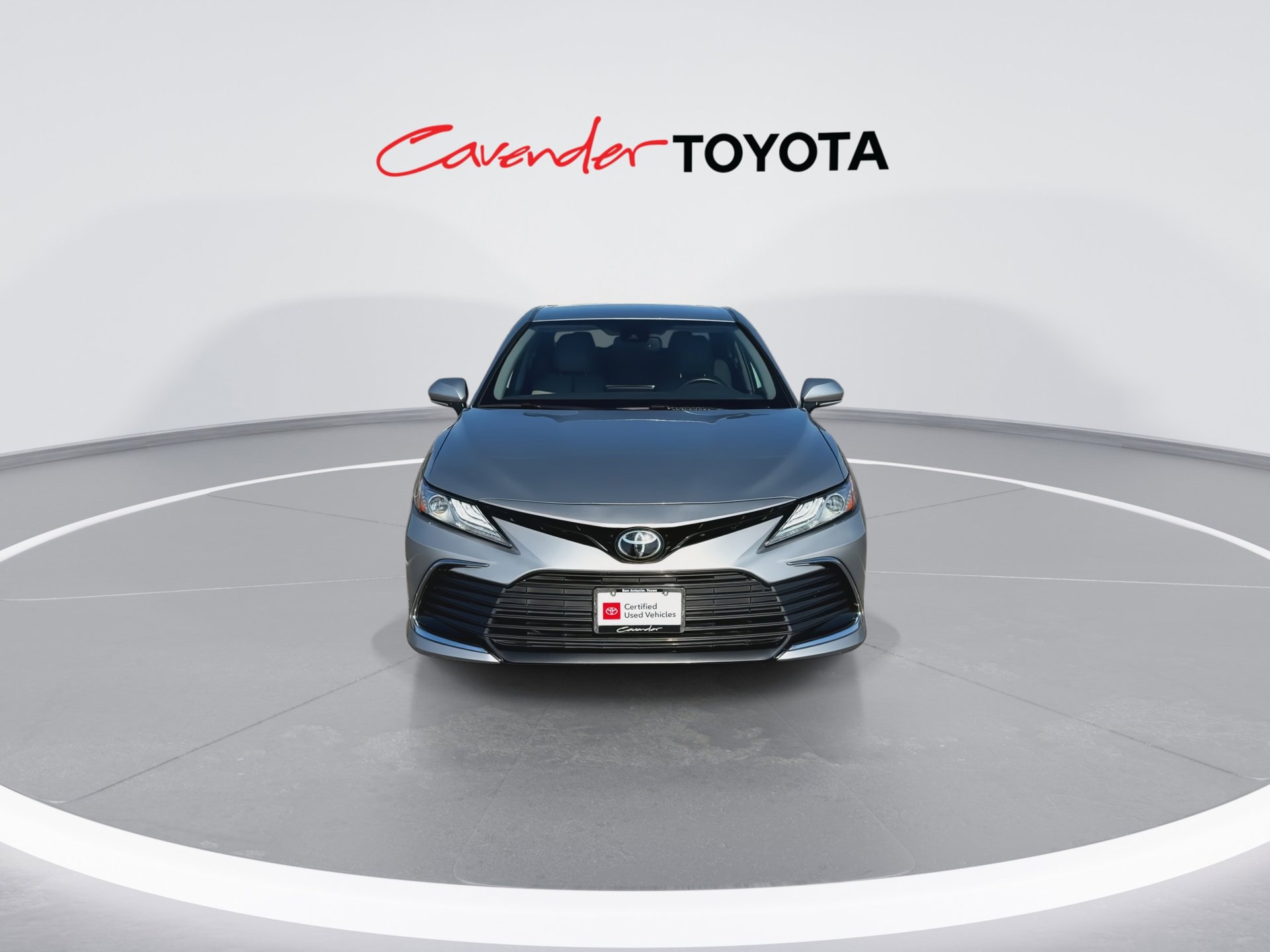 2022 Toyota Camry XLE photo 3