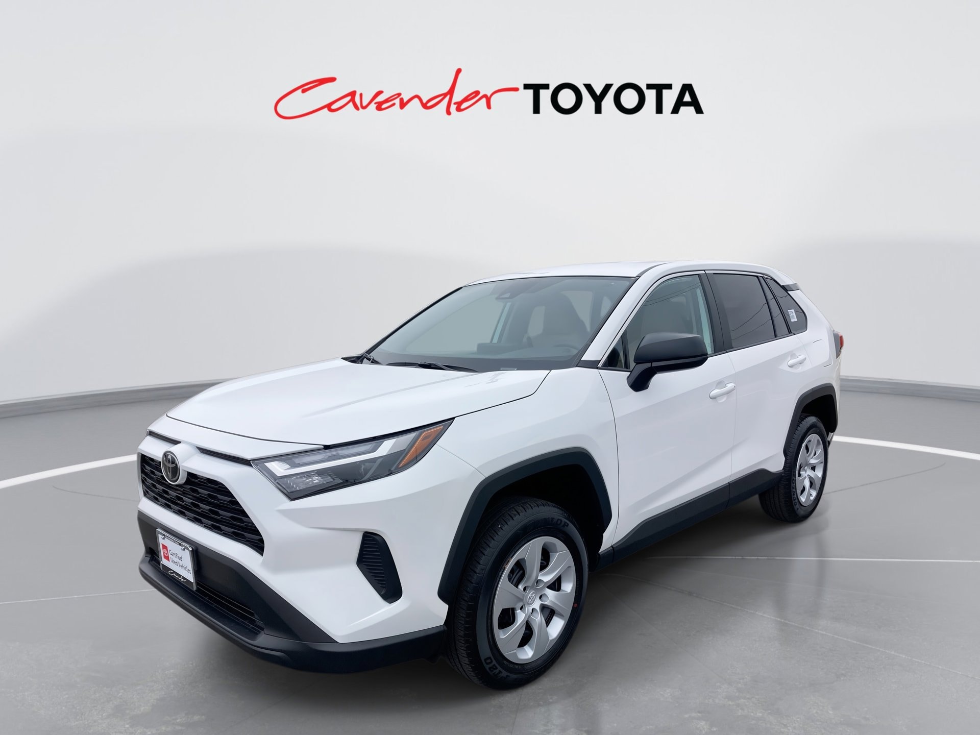 2025 Toyota RAV4 LE's photo
