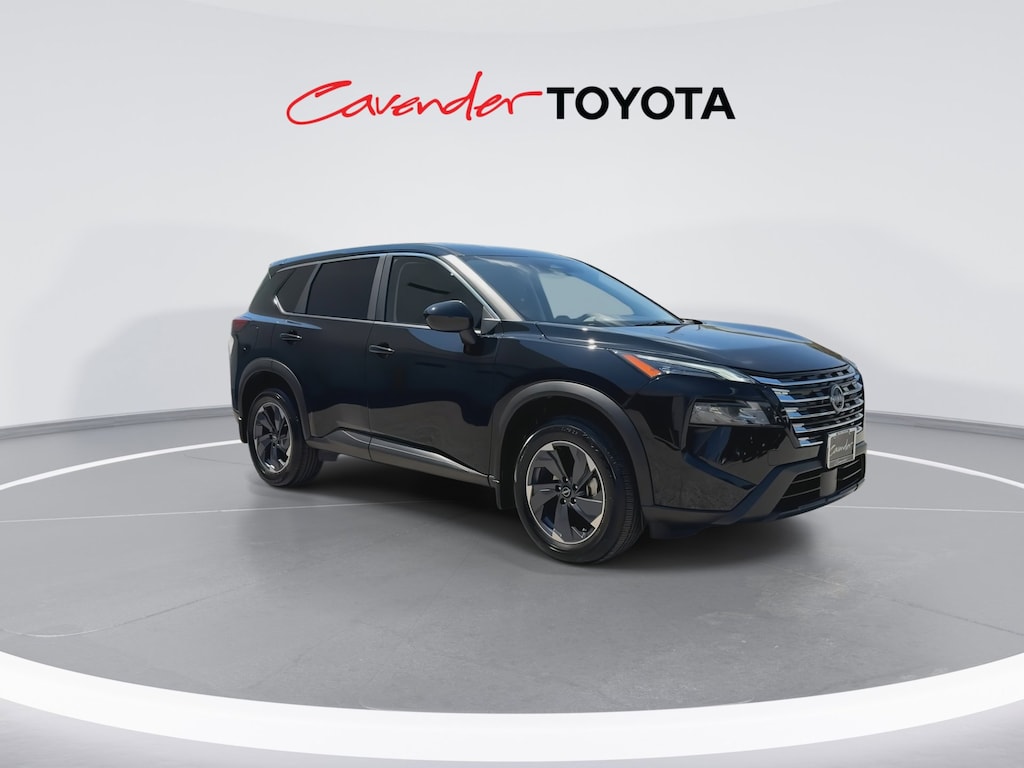 2025 Nissan Rogue SV photo 2