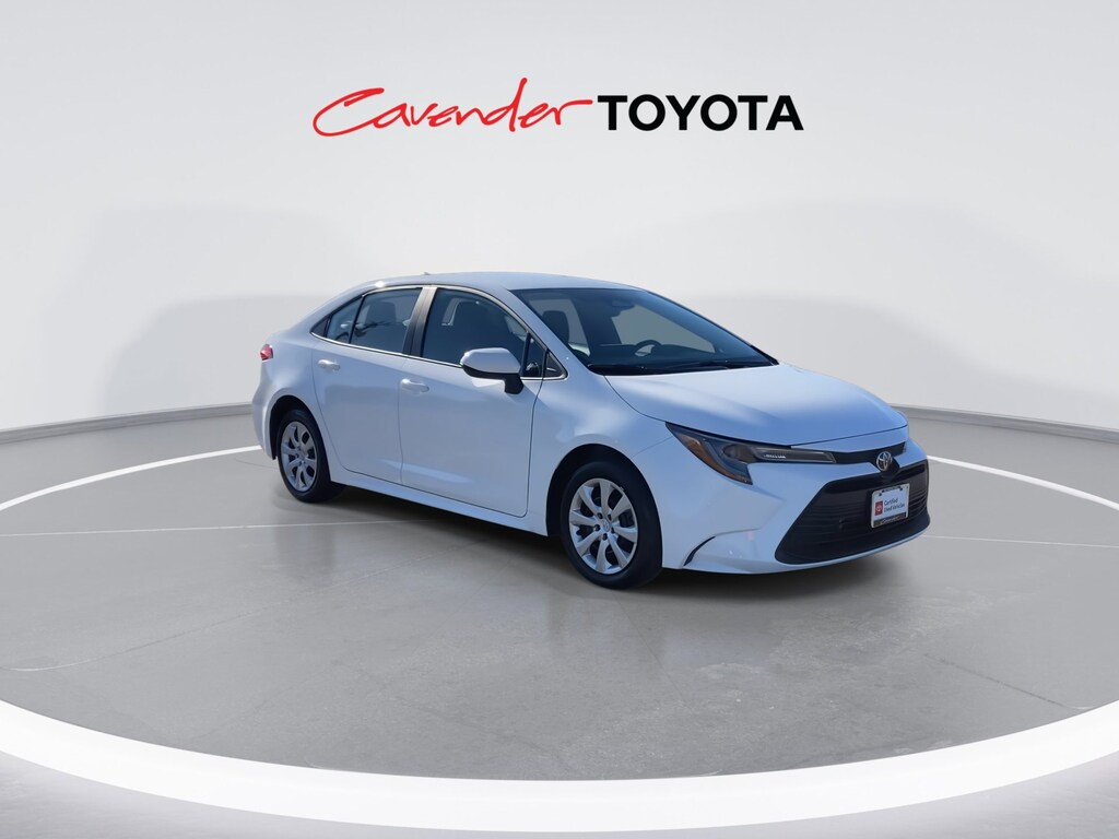 2026 Toyota Corolla LE photo 2