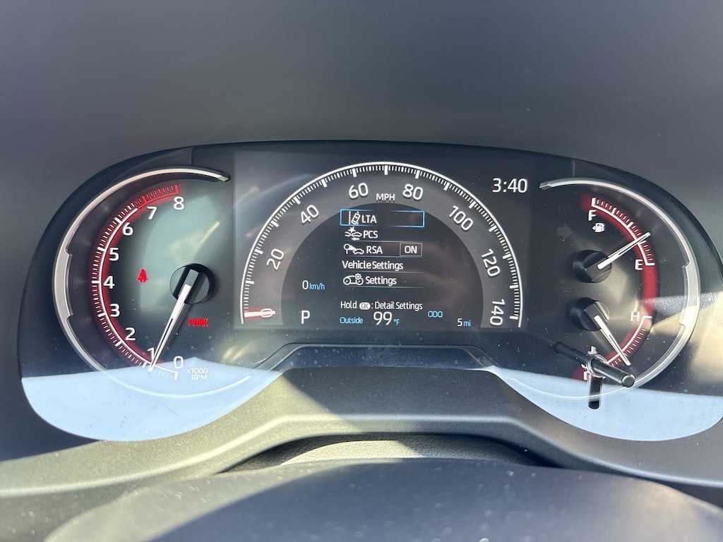 2025 Toyota RAV4 LE photo 10