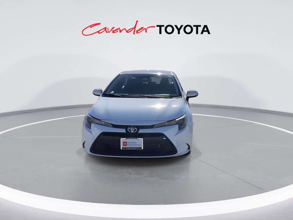 2026 Toyota Corolla LE photo 3