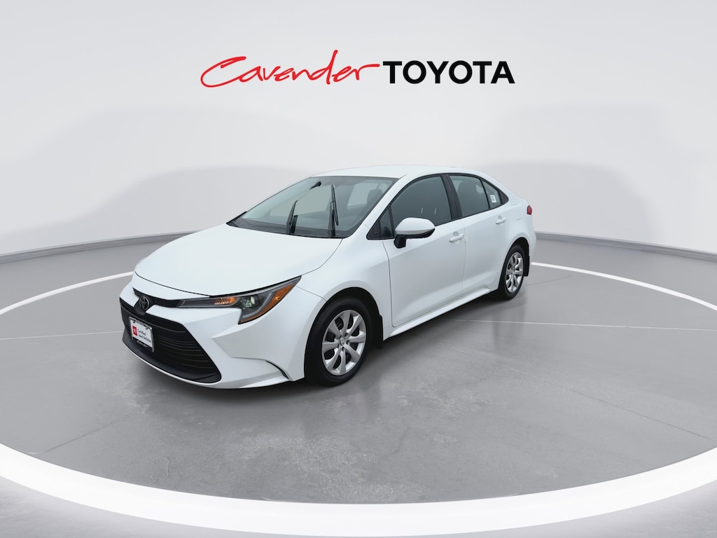 2026 Toyota Corolla LE photo 4
