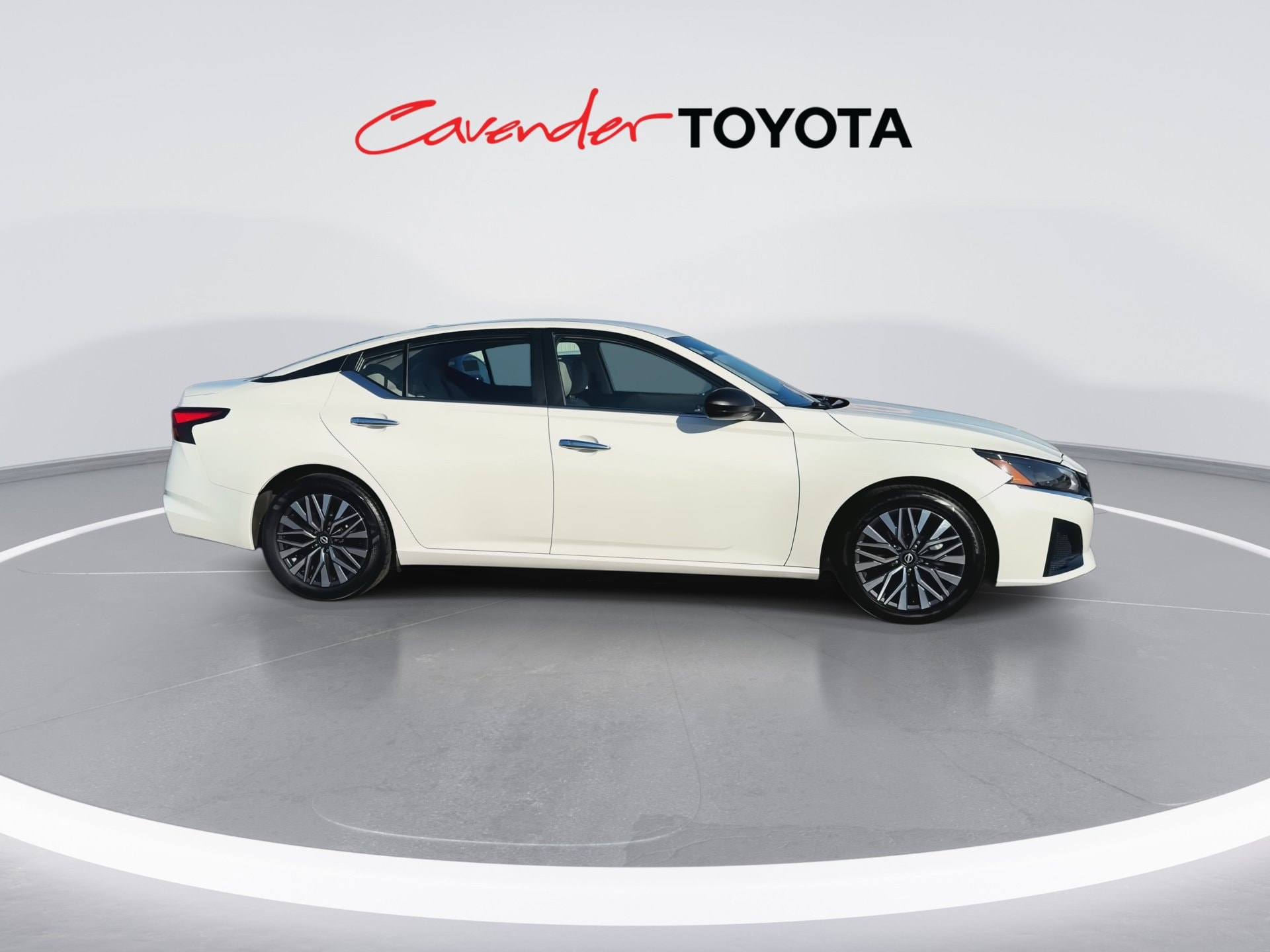2025 Nissan Altima SV - Photo 9