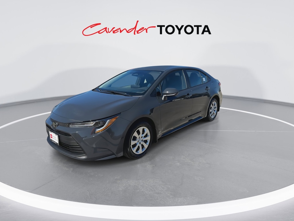 2026 Toyota Corolla LE photo 4