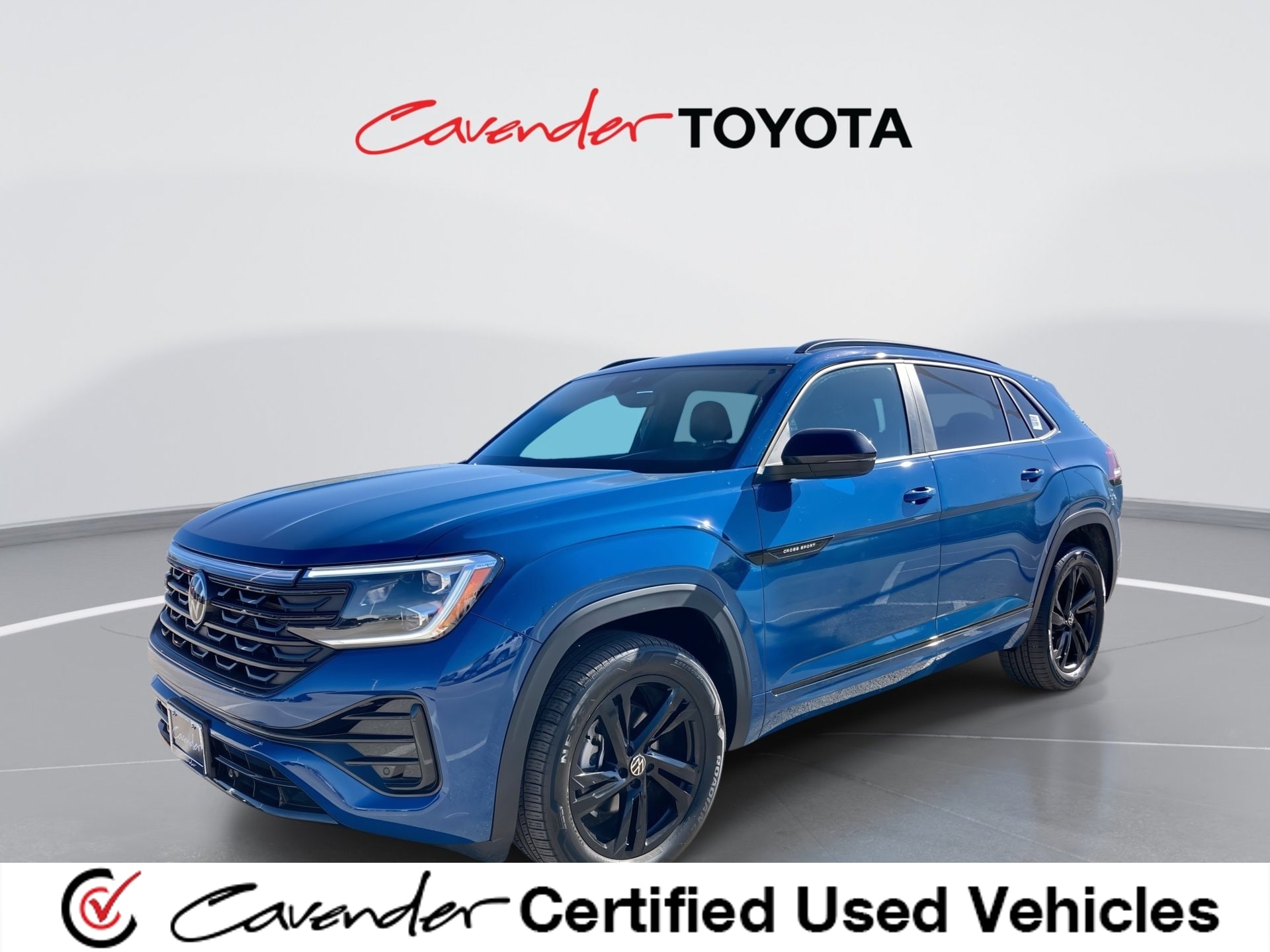 2025 Volkswagen Atlas Cross Sport SEL R-LINE's photo