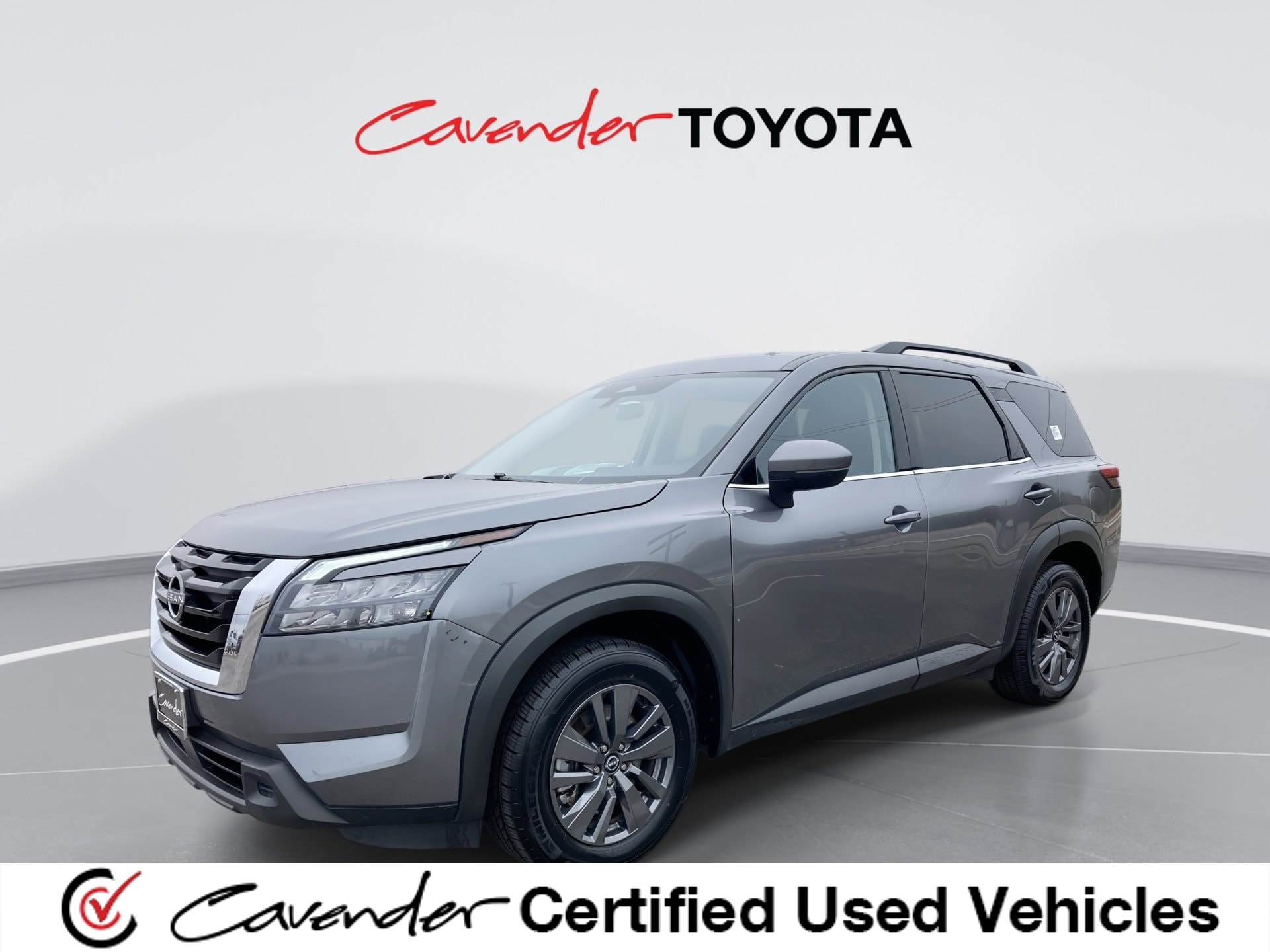 2024 Nissan Pathfinder SV's photo