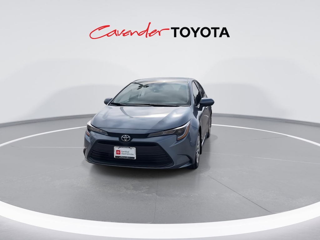 2026 Toyota Corolla LE photo 3