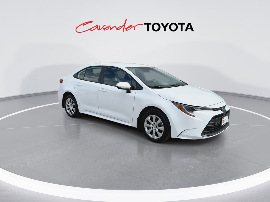 2026 Toyota Corolla LE photo 3