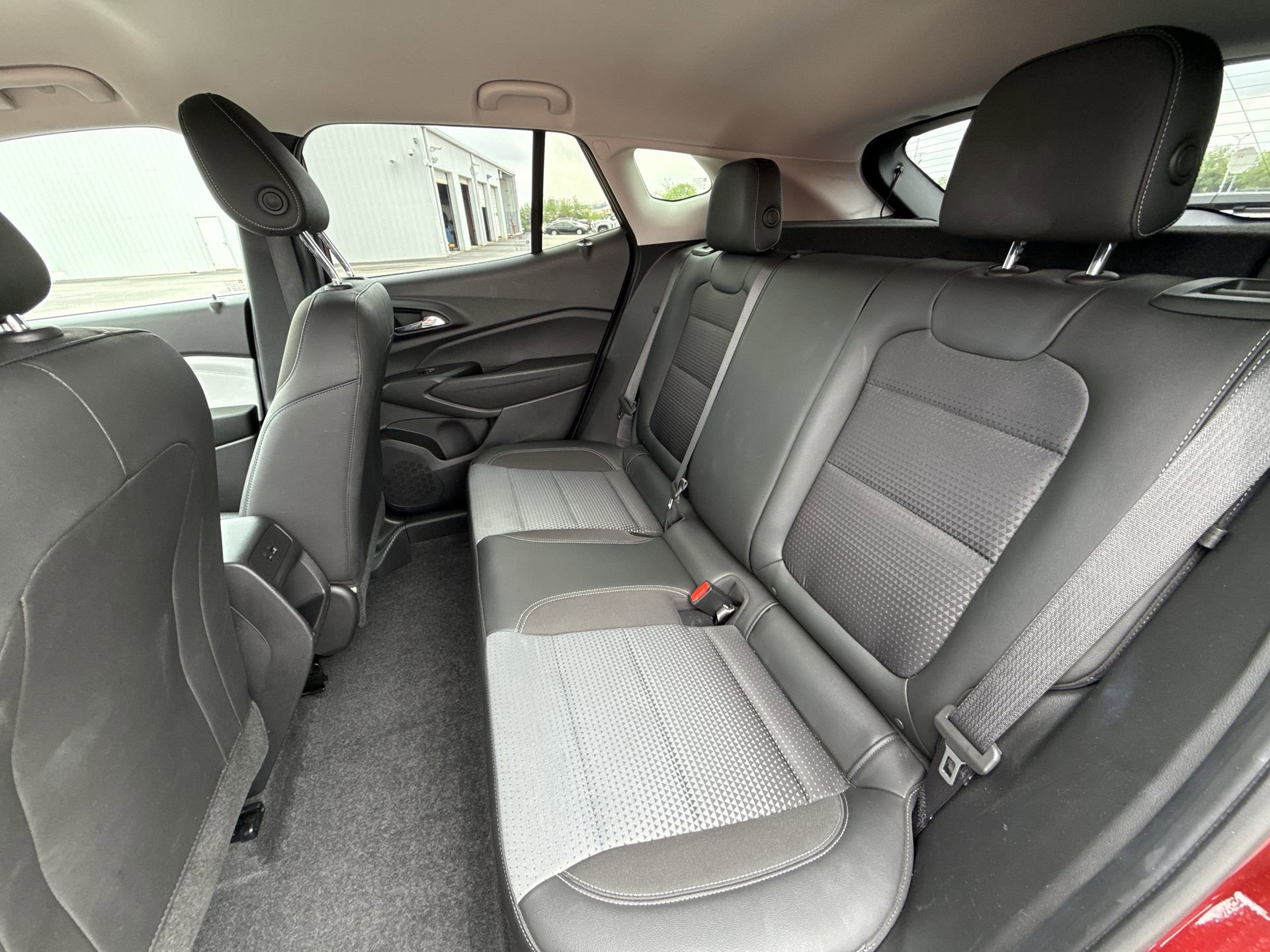 2025 Chevrolet Trax LT - Photo 25