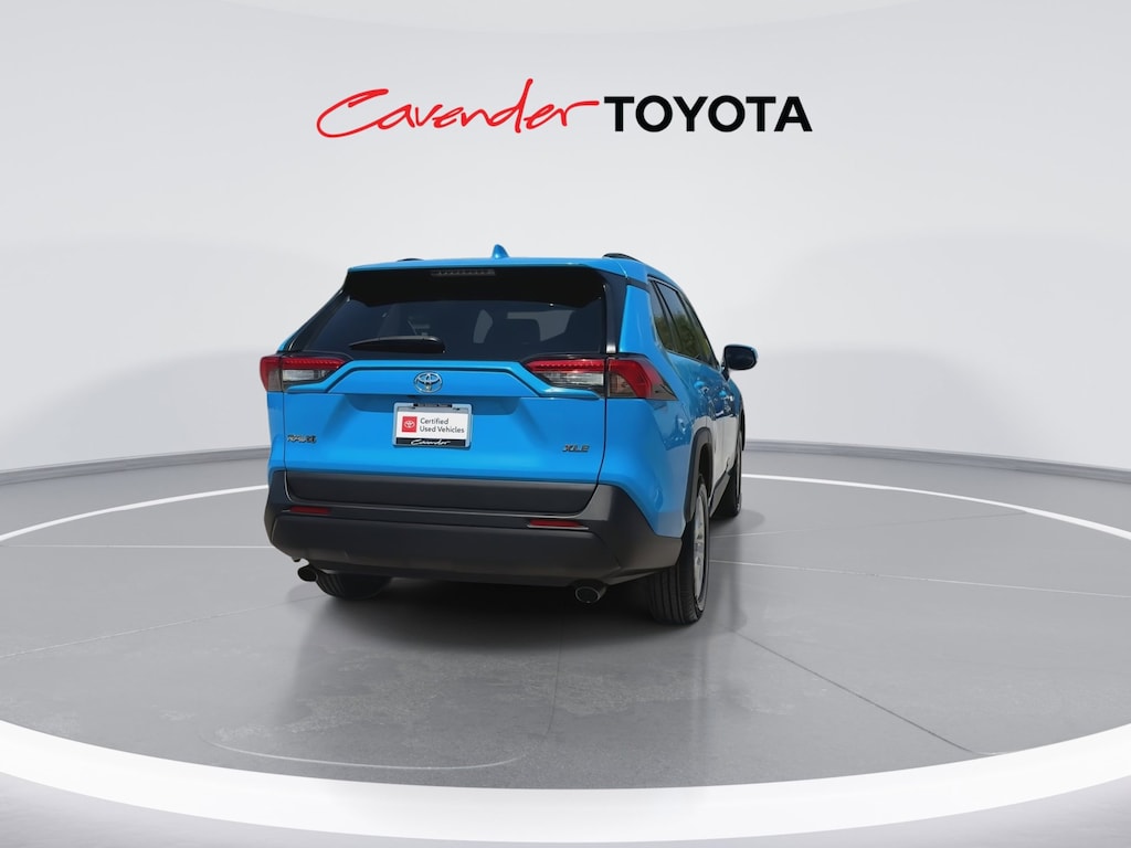 2021 Toyota RAV4 XLE photo 4
