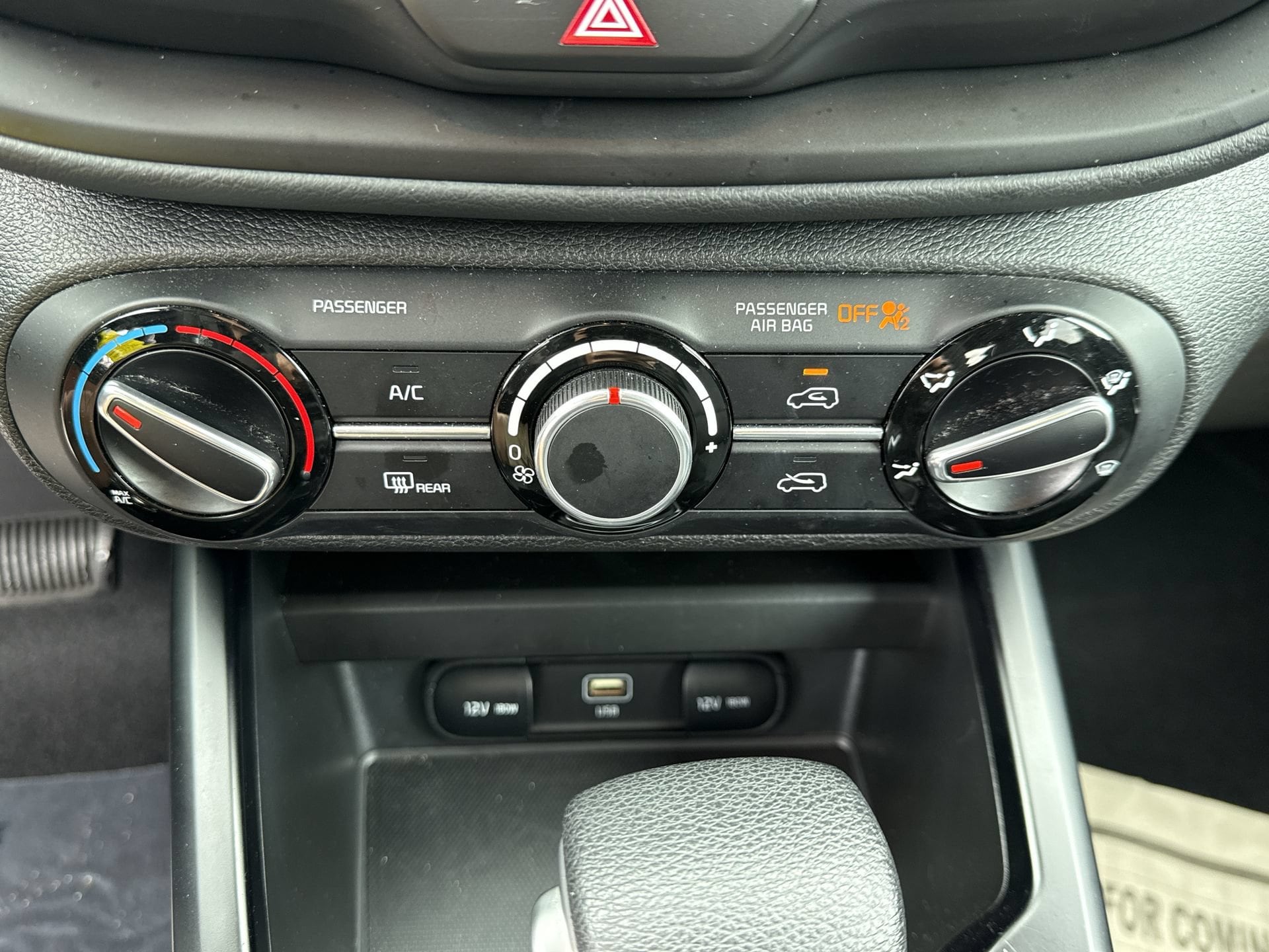 2025 Kia Soul LX - Photo 16