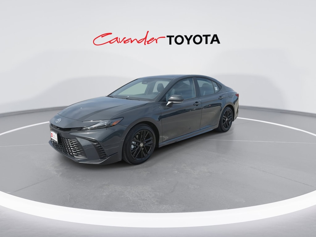 2025 Toyota Camry SE photo 4