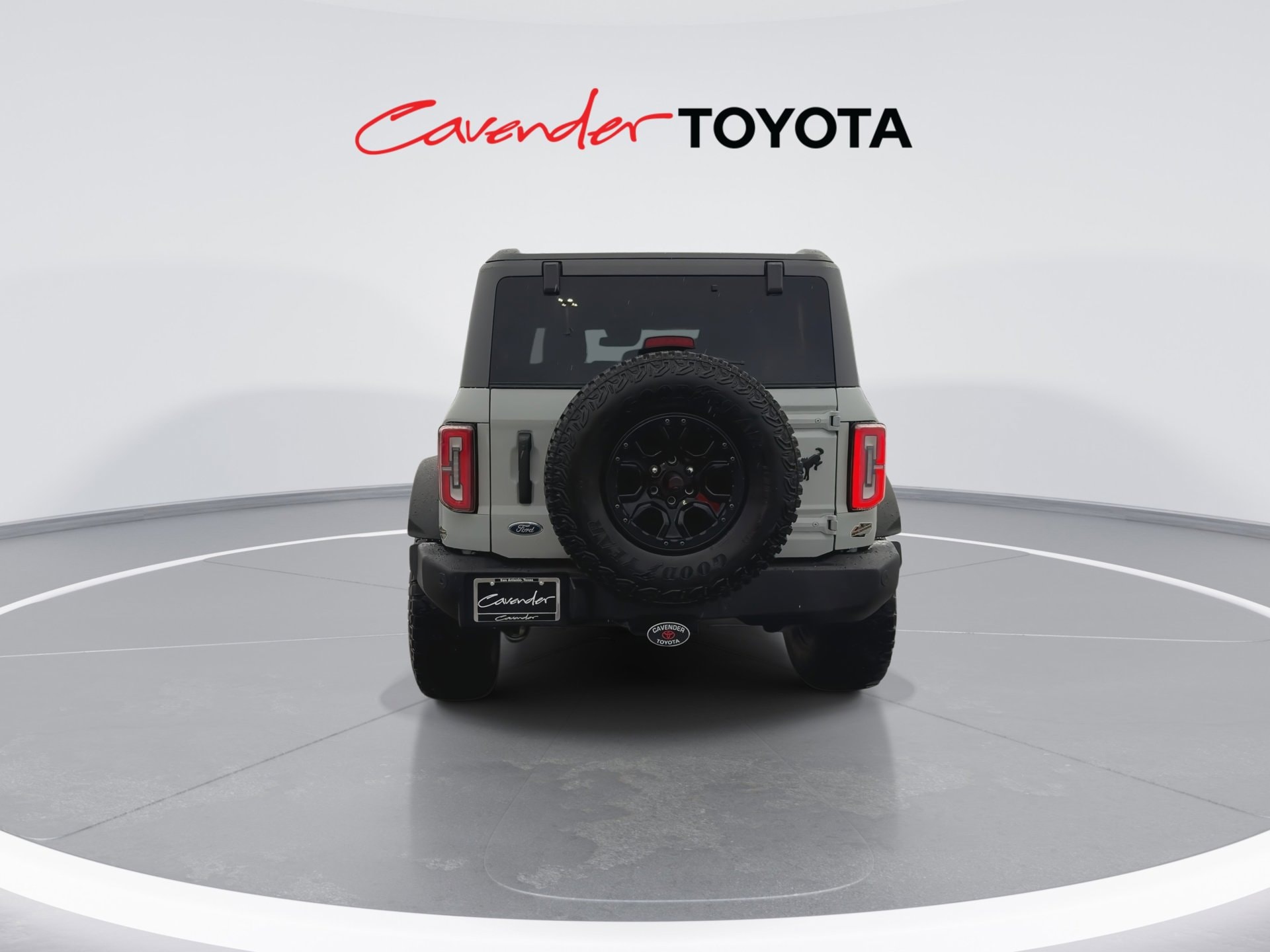 View vehicle photo 7