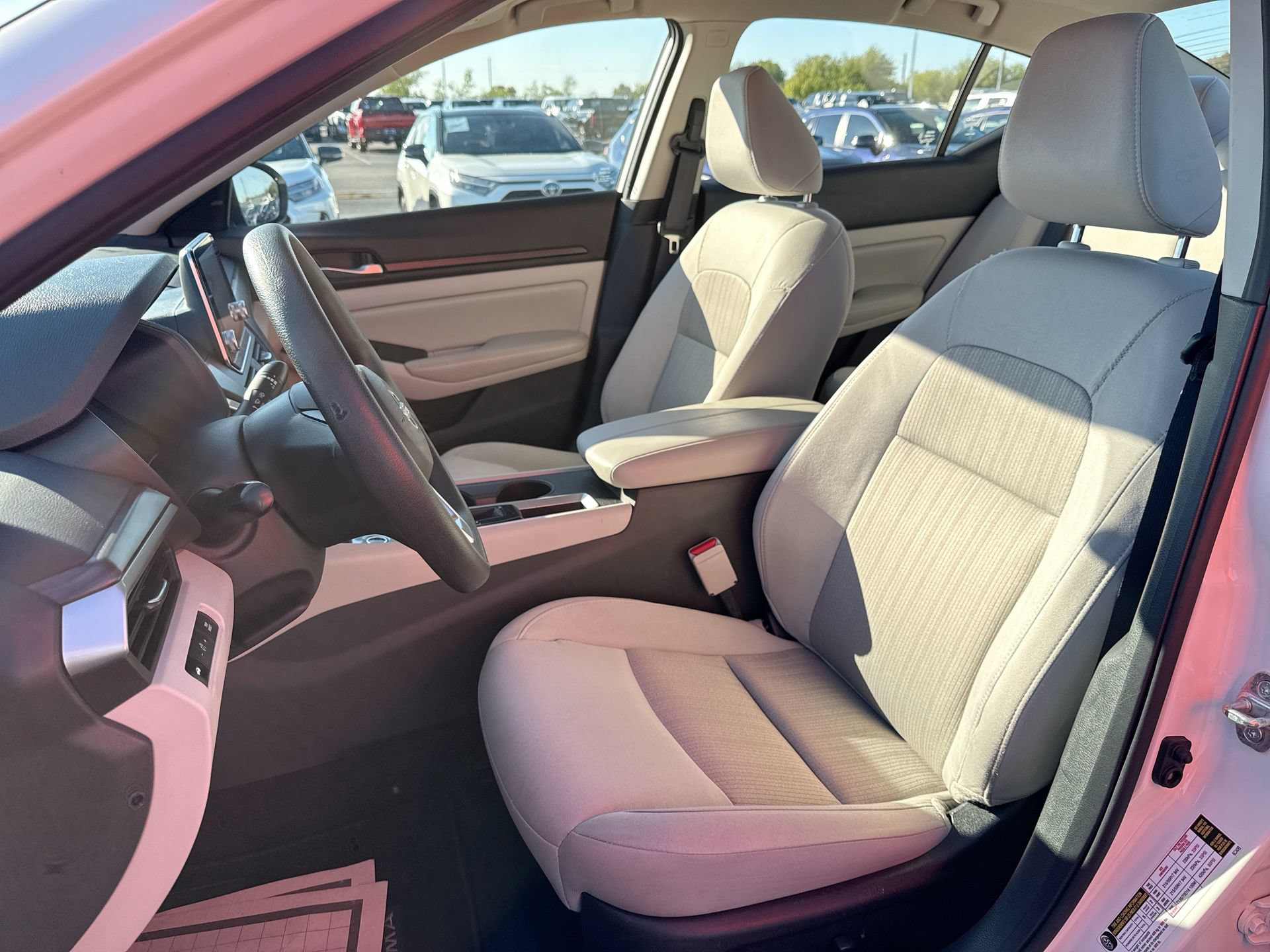 2025 Nissan Altima SV - Photo 13
