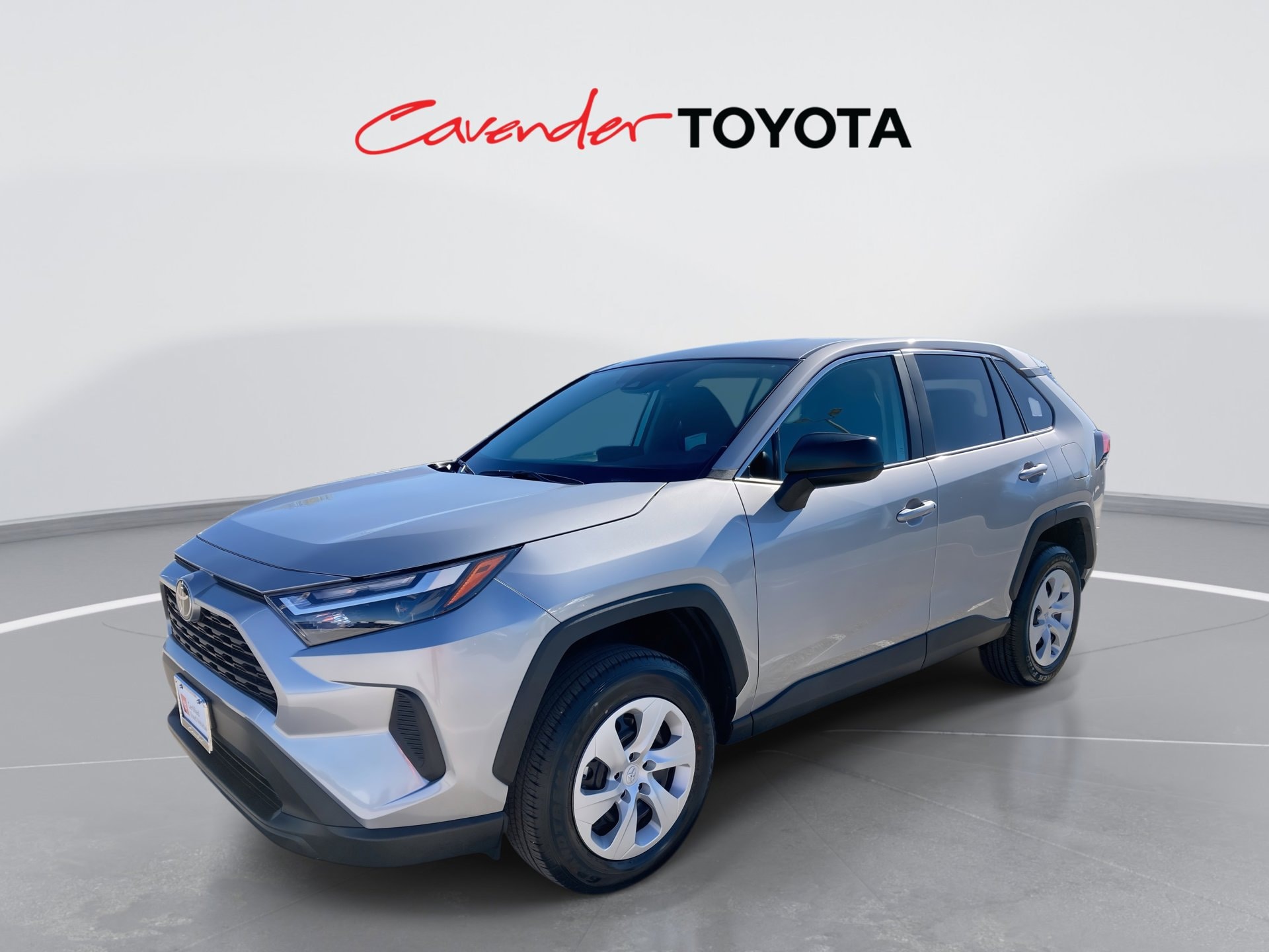 2025 Toyota RAV4 LE's photo