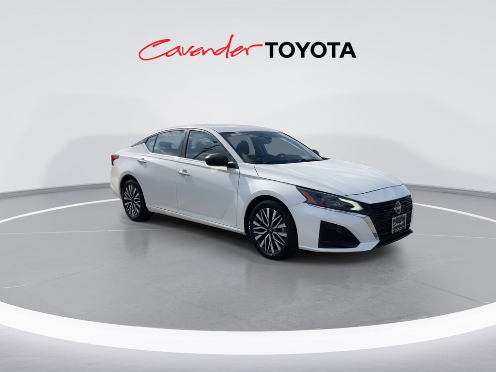 Used 2024 Nissan Altima 2.5 SV Sedan