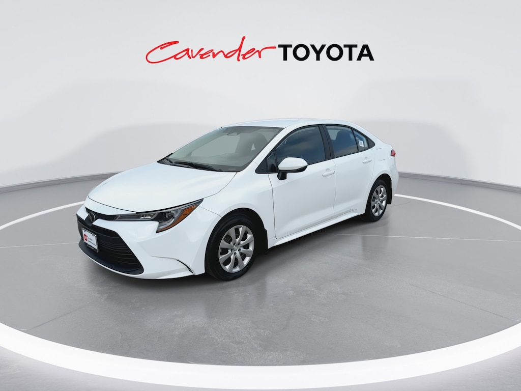 2026 Toyota Corolla LE photo 4