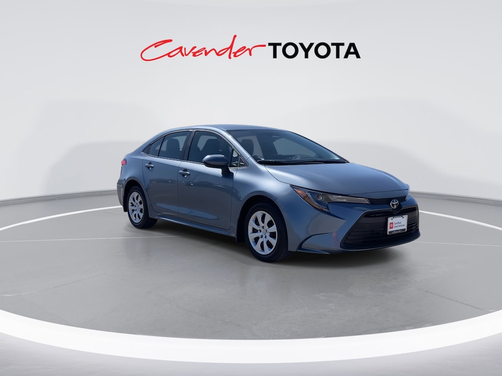 2026 Toyota Corolla LE photo 3