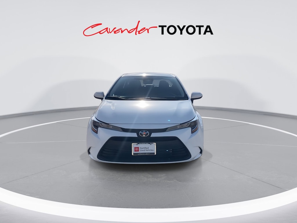 2026 Toyota Corolla LE photo 3