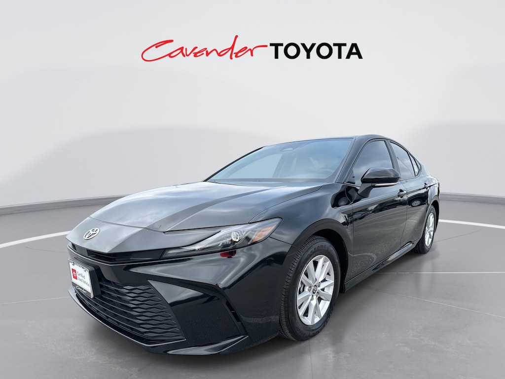 2025 Toyota Camry LE photo 2