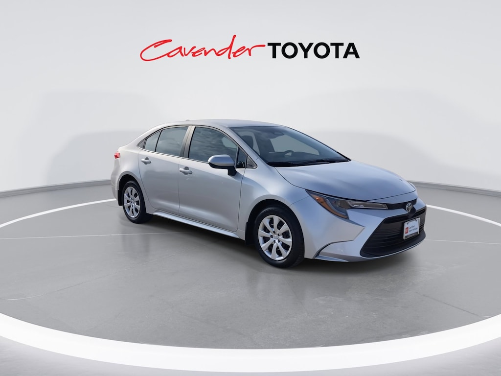 2026 Toyota Corolla LE photo 3