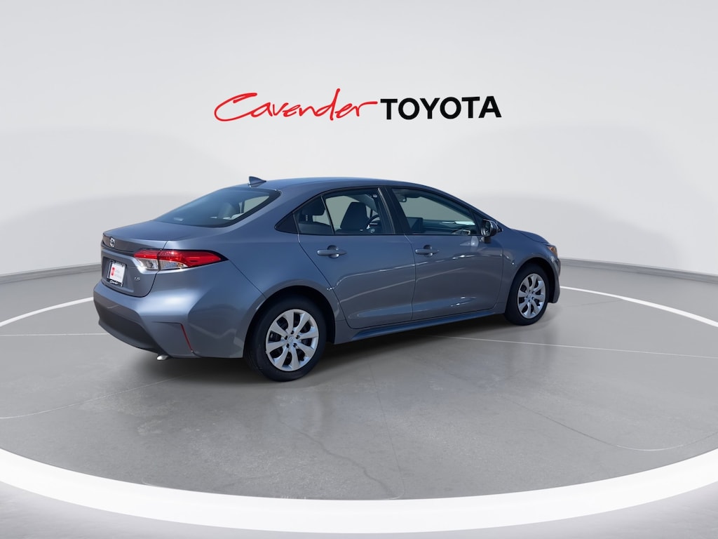 2025 Toyota Corolla LE photo 9