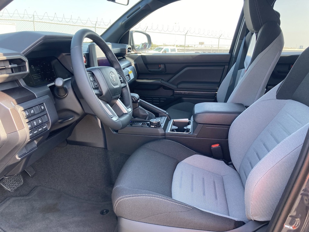 2025 Toyota 4Runner TRD Off-Road photo 3