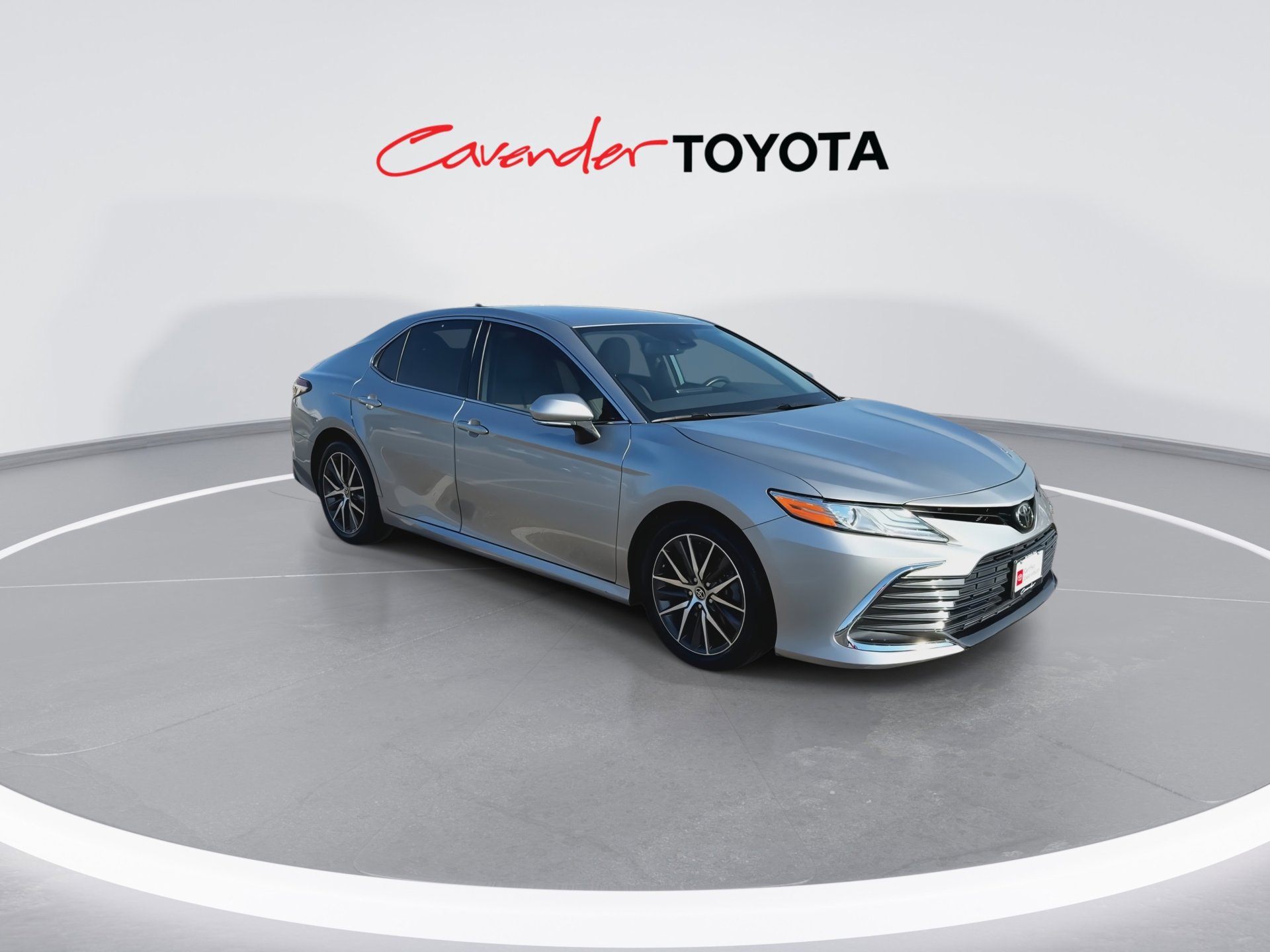 2022 Toyota Camry XLE photo 2
