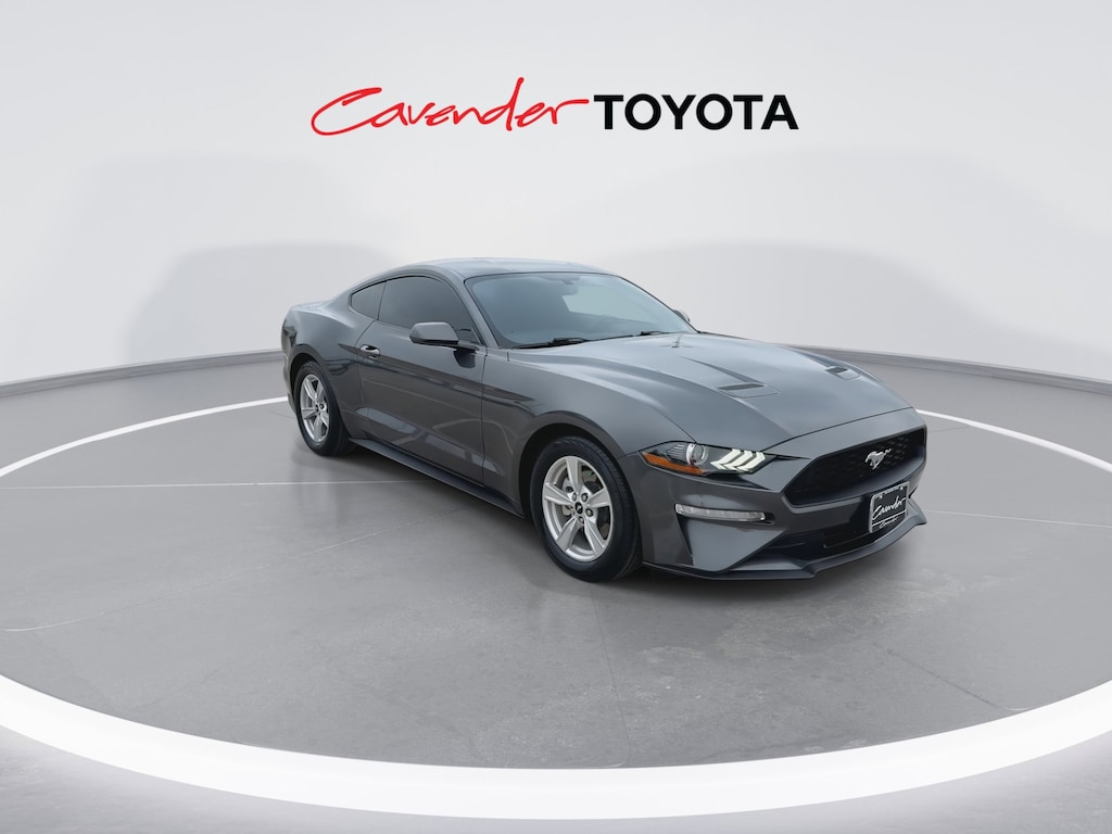 2020 Ford Mustang EcoBoost photo 3