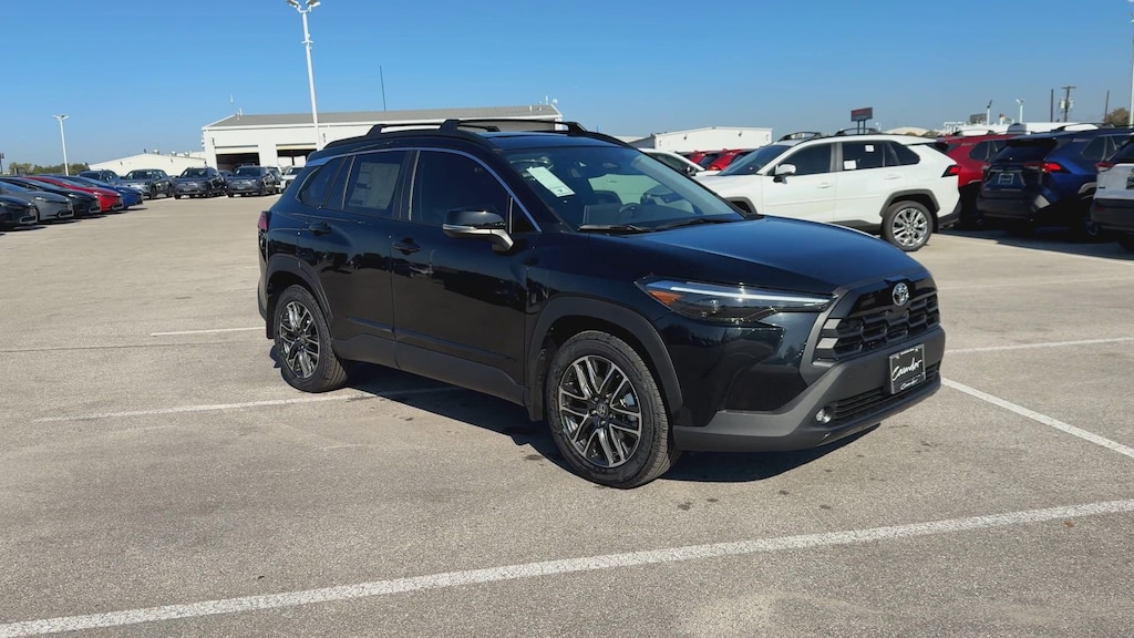 2026 Toyota Corolla Cross XLE photo 2