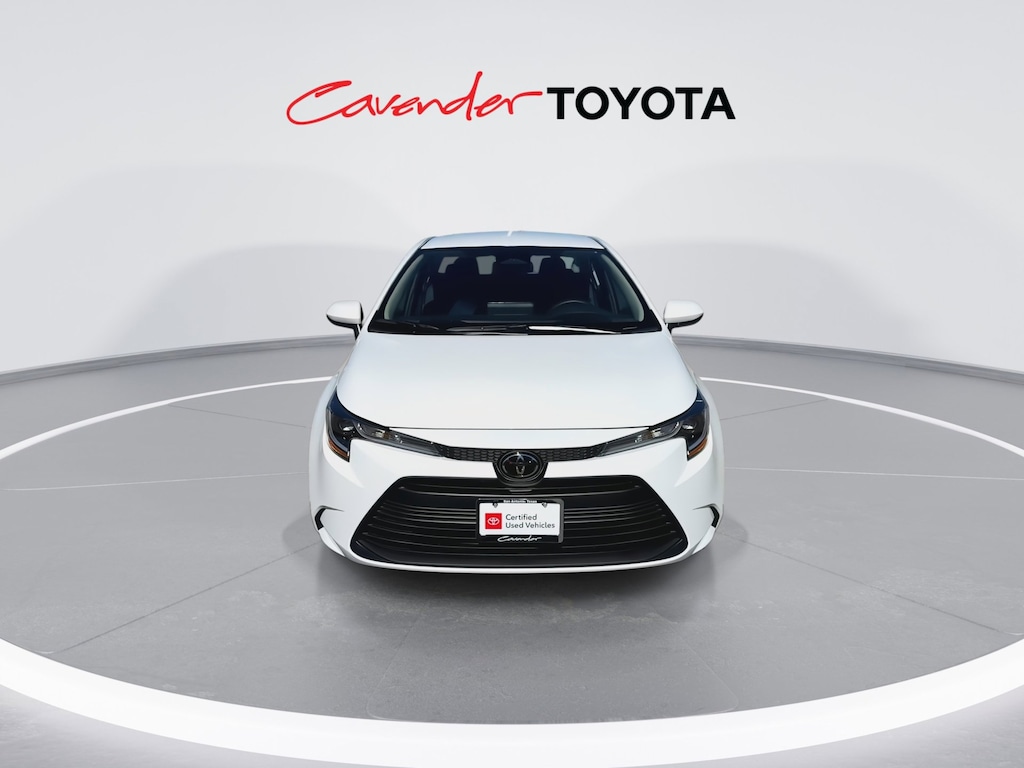 2026 Toyota Corolla LE photo 3