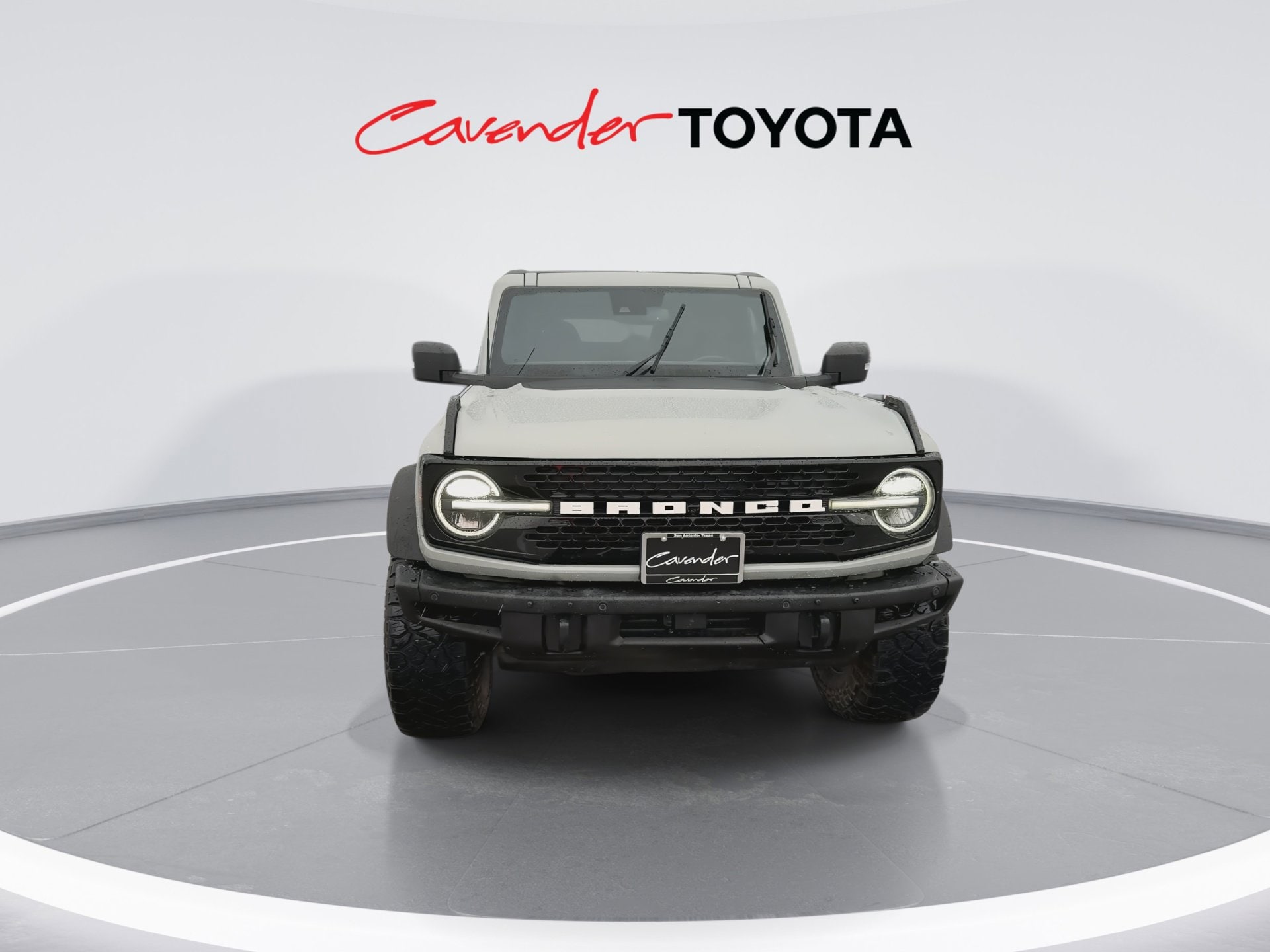 View vehicle photo 3