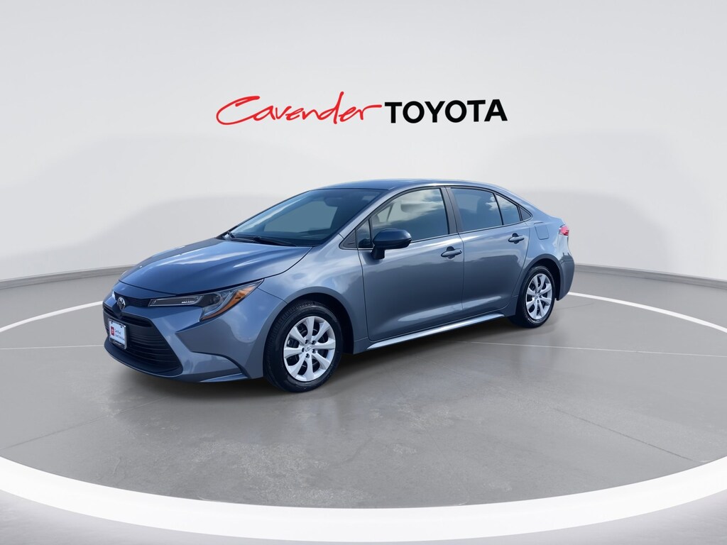 2025 Toyota Corolla LE photo 5