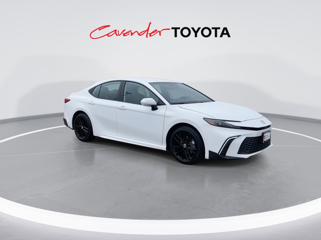 2026 Toyota Camry SE photo 3
