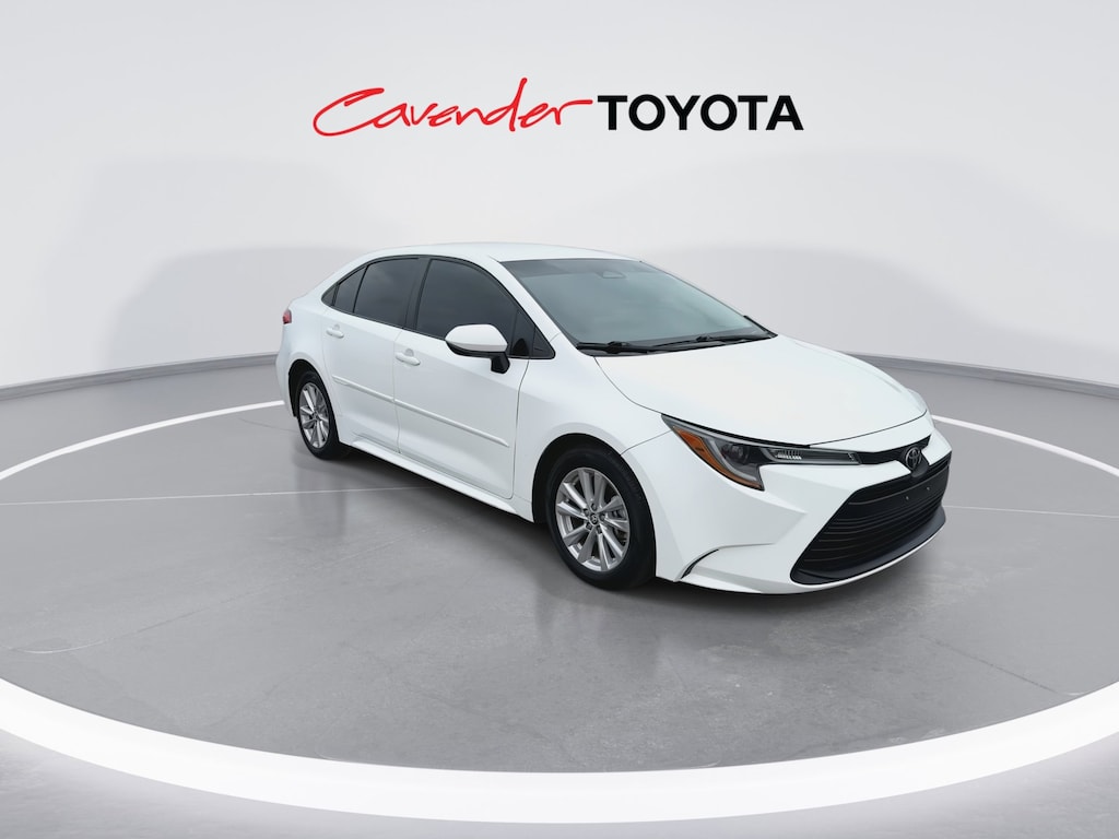 2023 Toyota Corolla LE photo 3