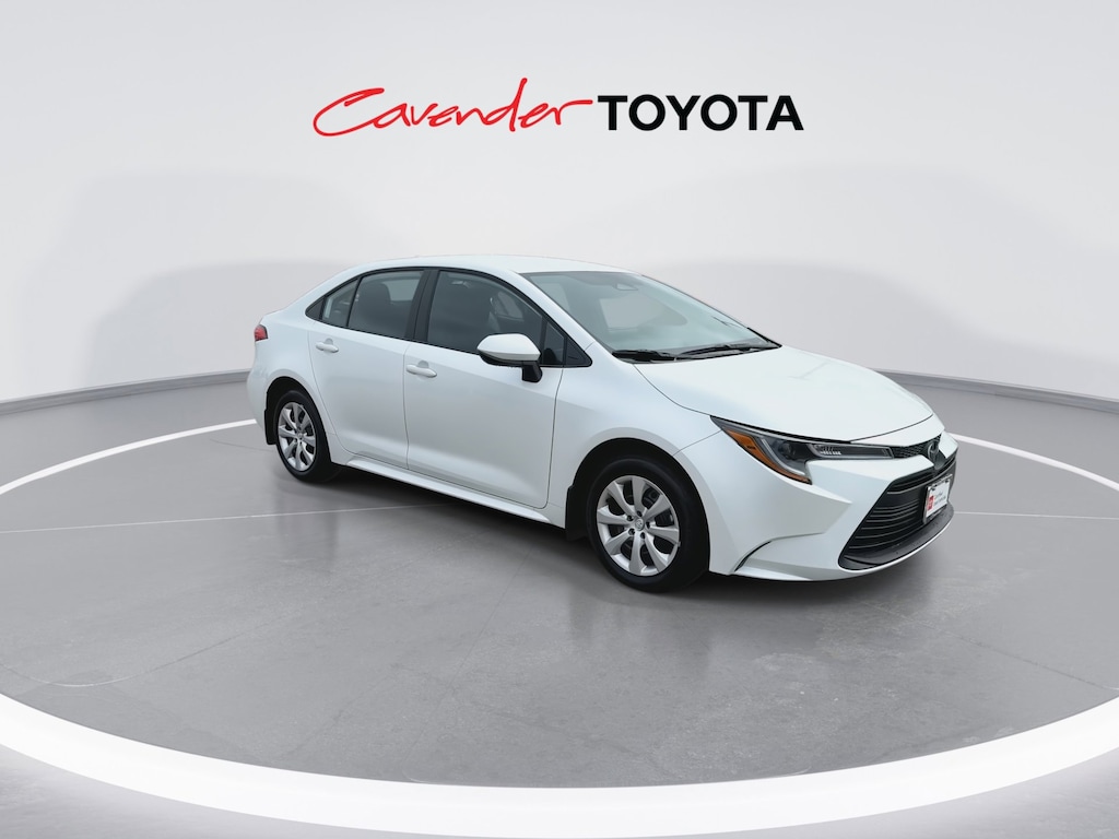 2026 Toyota Corolla LE photo 3